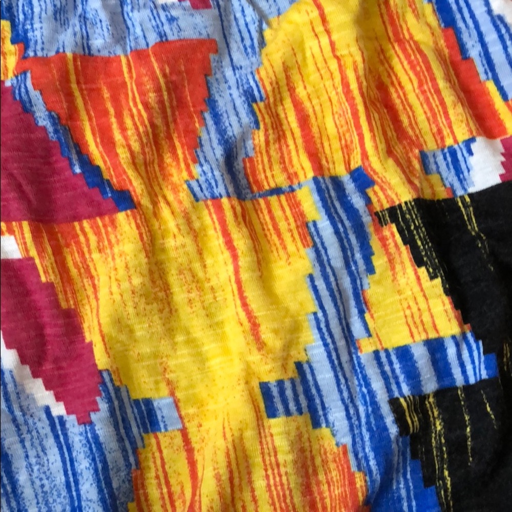 Abstract pattern tank - Picture 2 of 2